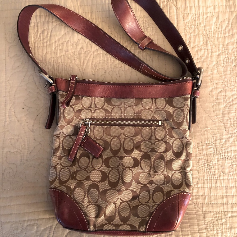 Coach leather burgundy trim & strap purse